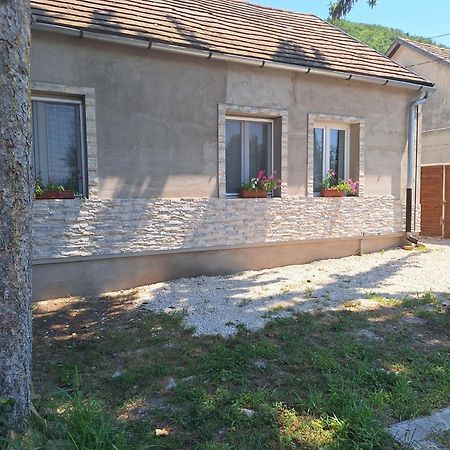 Apartamento Balcsi1 Balatonfůzfő Exterior foto