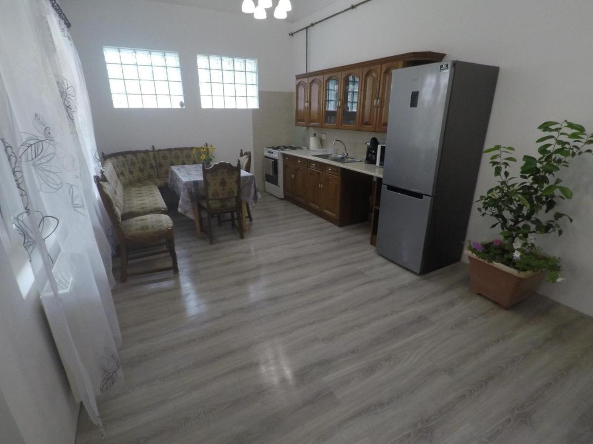 Apartamento Balcsi1 Balatonfůzfő Exterior foto